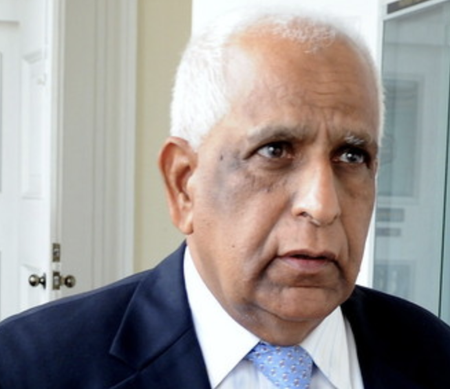 KTM board chairman Datuk Seri Musa Sheikh Fadzir says that he will order an investigation into the incident, adding that KTM took note of passengers having to book e-hailing services to reach their destination. – Bernama pic, June 15, 2022