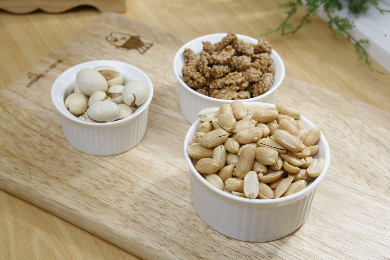 Even though they are healthy, nuts should still be consumed in a healthy serving size. – Pixabay pic
