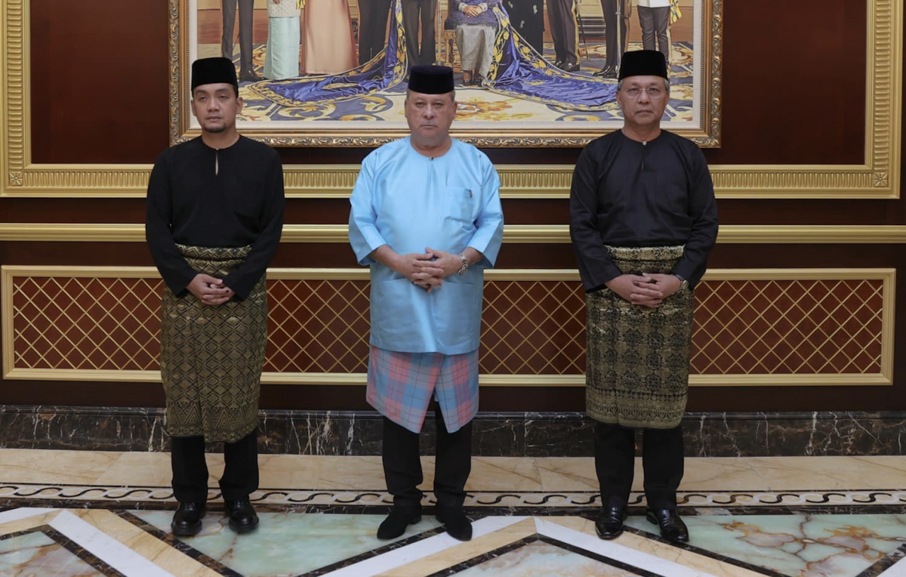 Former Johor menteri besar Datuk Hasni Mohammad (right) had reportedly called on the top leadership of Barisan Nasional (BN) to opt for a younger individual to lead the state following the coalition’s victory in the state polls on Saturday. – Sultan Ibrahim Sultan Iskandar Facebook pic, March 15, 2022