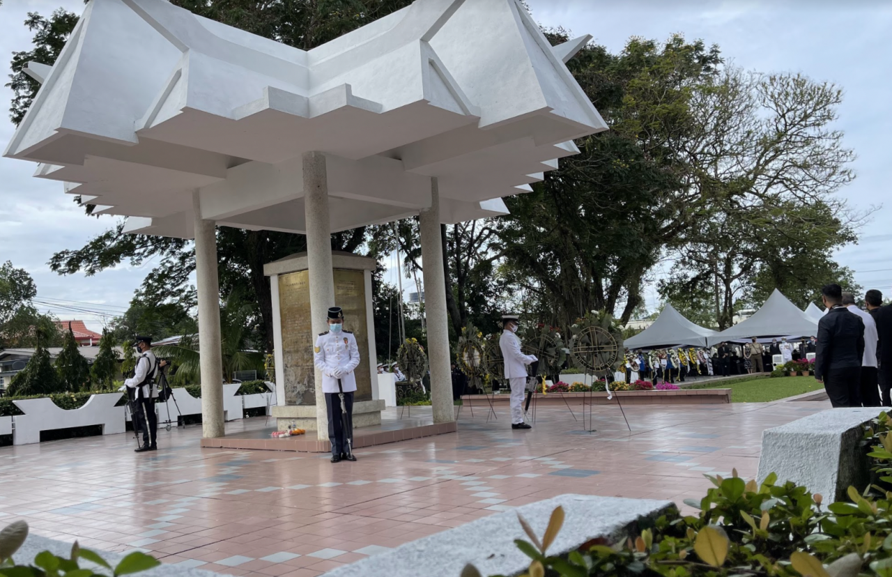 The Petagas War Memorial was erected after the Japanese army surrendered to the Allied Forces in 1945 in honour of the fallen heroes who died during the Japanese occupation.– JASON SANTOS/The Vibes pic, January 26, 2022