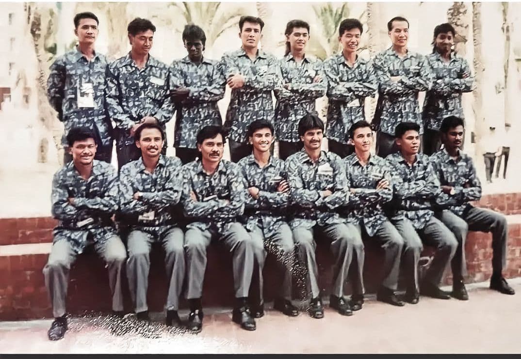 Soon Mustafa seated 2nd from left - Barcelona Olympics 1992. Pic courtesy of Mirnawan Nawawi