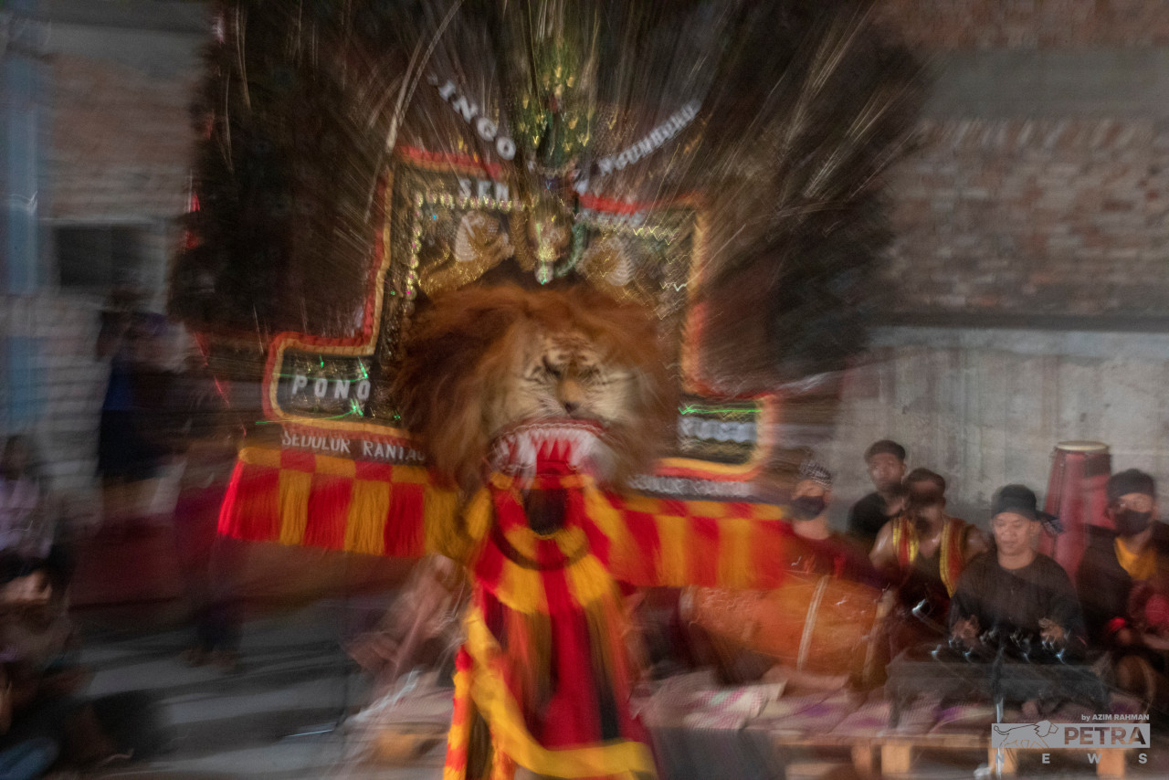 Pictured here is the majestic Singa Barong mask in action. – AZIM RAHMAN/The Vibes, September 20, 2022