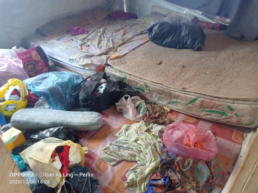 The unsanitary conditions prompted the headmistress of SJKC Chin Hun, where the children attended school, to seek help from Indera Kayangan rep Gan Ay Ling. – Gan Ay Ling, December 10, 2020
