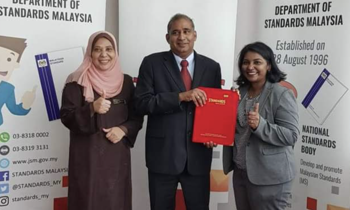 Malaysian Association of Standard Users senior manager Saral James Maniam (right) says the policy is a positive move for consumers, as the government is not simply heeding the wants of car industry players, which have been making vast amounts of money from car buyers. – Standard Malaysia Facebook pic, September 5, 2022