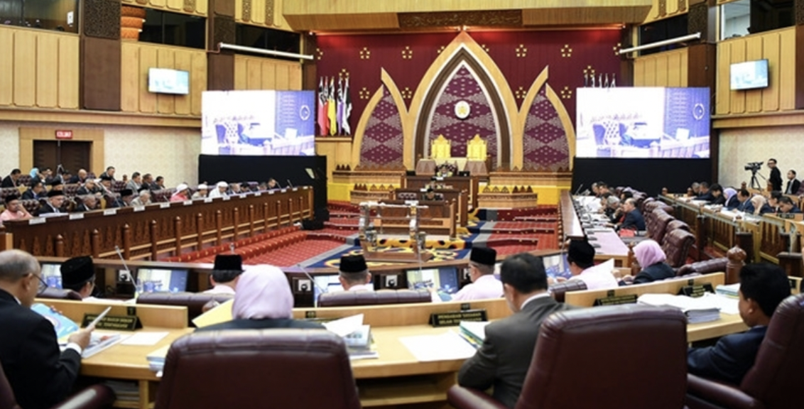 Besides penalising those who get pregnant out of marriage, amendments to the state’s Shariah Criminal Offences (Takzir) (Amendment) Enactment 2022 passed by the assembly on Thursday will punish ‘women acting like men’, ‘preparation for sodomy’, and witchcraft and sorcery activities. – Bernama pic, December 4, 2022