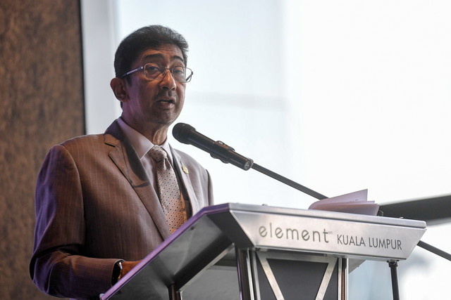 Communications and Multimedia Deputy Minister Datuk Zahidi Zainul Abidin says nurturing human capital in the digital economy will ensure they are future-proofed so that Malaysia can be an investment destination due to having highly qualified and productive individuals. – Bernama pic, April 27, 2022