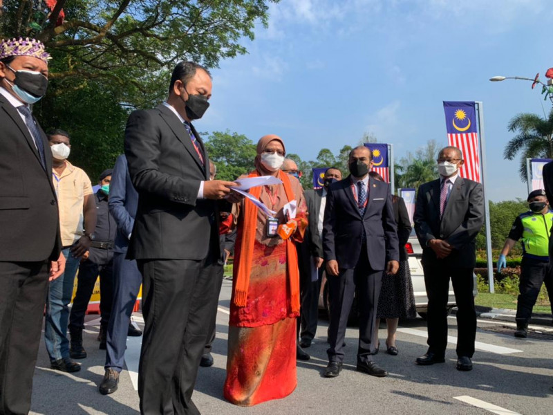 Use your wisdom, insist on sitting, senators tell Rais