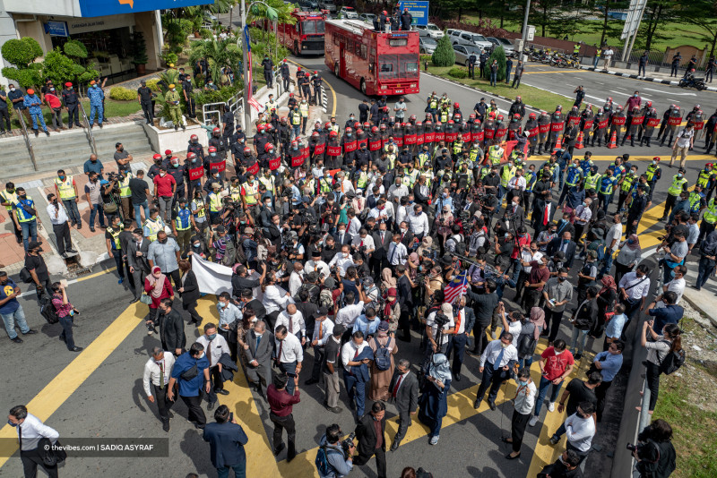 Another 5 opposition MPs quizzed over march towards Parliament