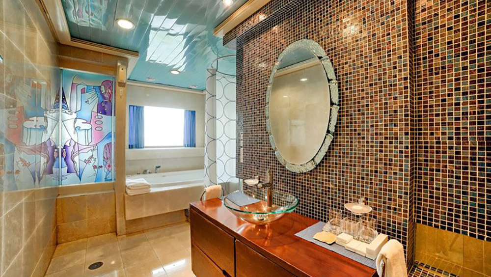 The luxurious bathroom. – Raffles Yacht Group pic