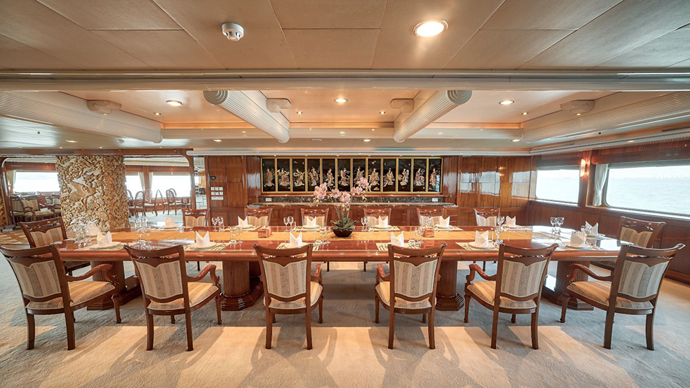 The dining room. – Raffles Yacht Group pic