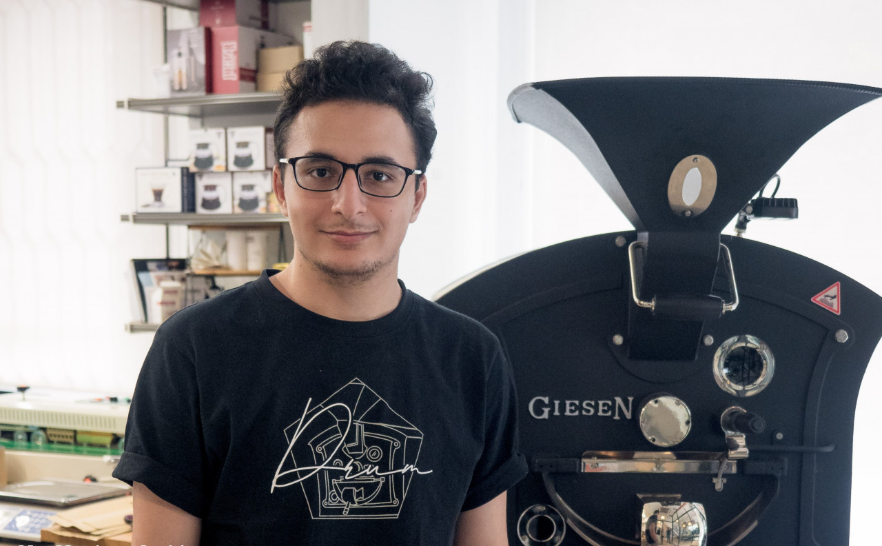 Khaled Hamwi, 21, learned to use Shopee from scratch and got the store’s products shipped to Singapore. – Shopee pic