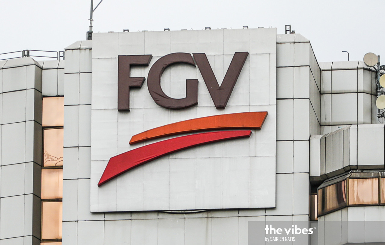 The plan for Felda to take over the management of rubber collection centres from FGV Rubber Industries Sdn Bhd will reduce factory operating costs by 23 sen per kg of dry rubber while an additional 5 sen will be added if settlers reach the monthly collection target. – The Vibes file pic, November 11, 2022