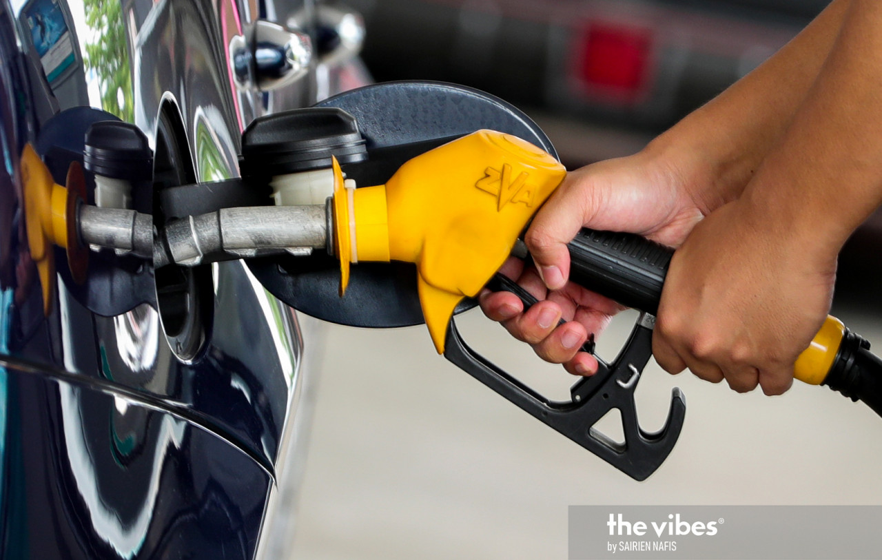 The Zero Emission Vehicle Association states that the savings from the government’s plan to implement targeted fuel subsidies can be used to incentivise the nation’s charging infrastructure. – SAIRIEN NAFIS/File pic, February 21, 2023