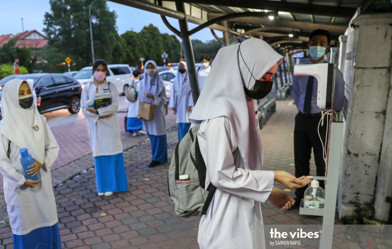 Schools will not be closed hastily: Radzi