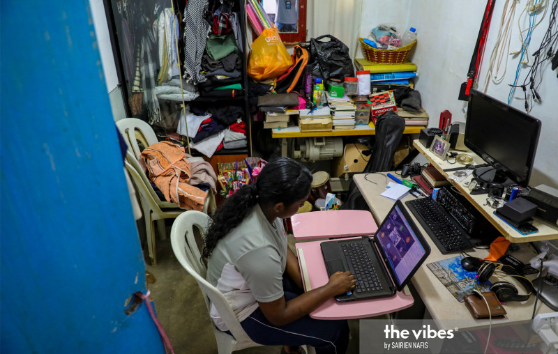 [PHOTOS] Challenges of online learning can’t stop determined B40 kids