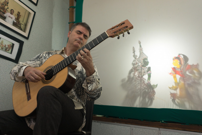 Fusing Spain's classical guitar and Kelantan's wayang kulit