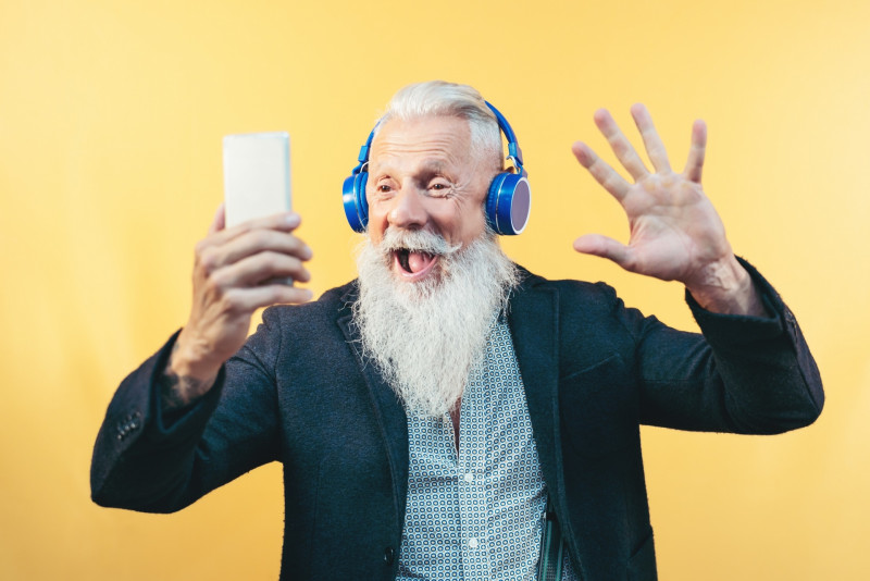 Using social media could help seniors feel less isolated