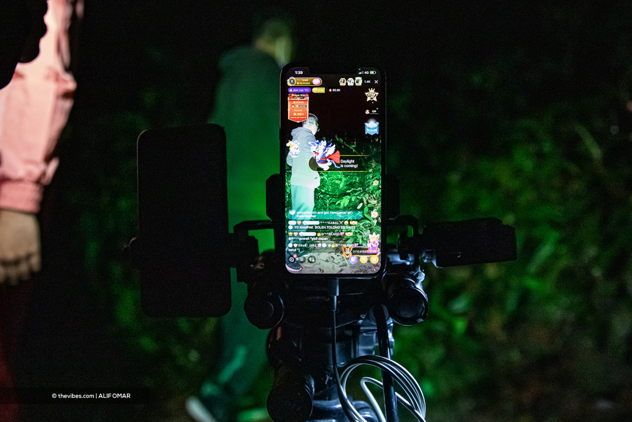 BossWan notes that on the app, viewers love to watch suspenseful content, particularly supernatural entertainment. – ALIF OMAR/The Vibes pic