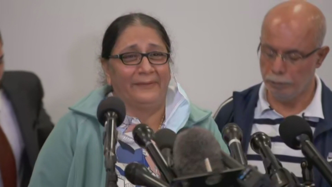Bharti Shahani's mother Karishma Shahani during the press conference. – Twitter pic