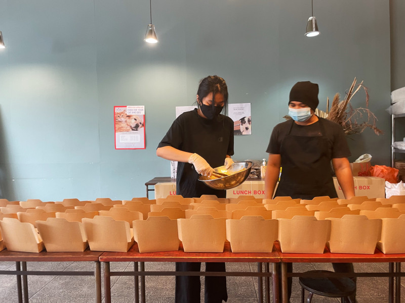 Unsung Frontliners: Awesome Canteen serves free freshly cooked meals to needy