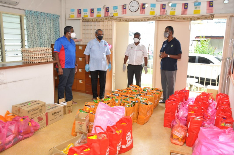 Groups bring Deepavali joy to 150 needy families