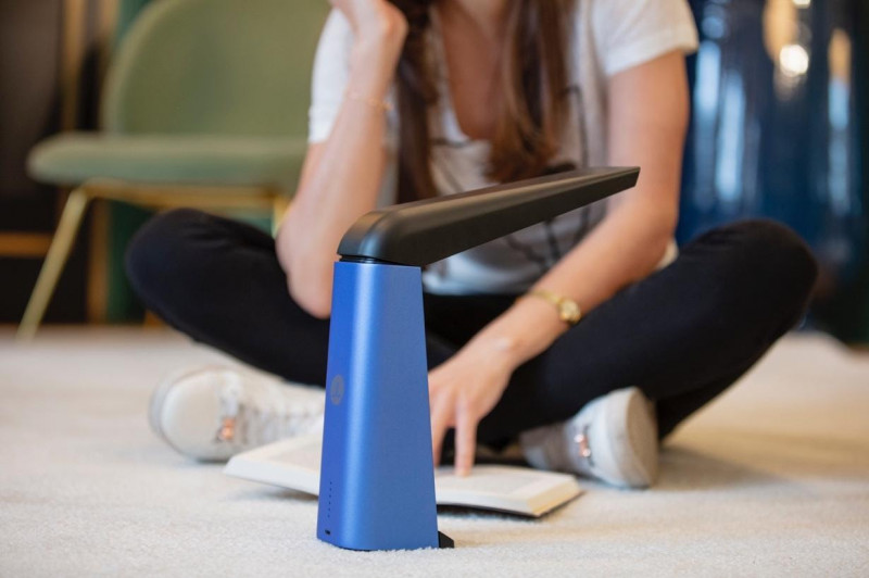 New connected reading aid lamp designed for dyslexic people