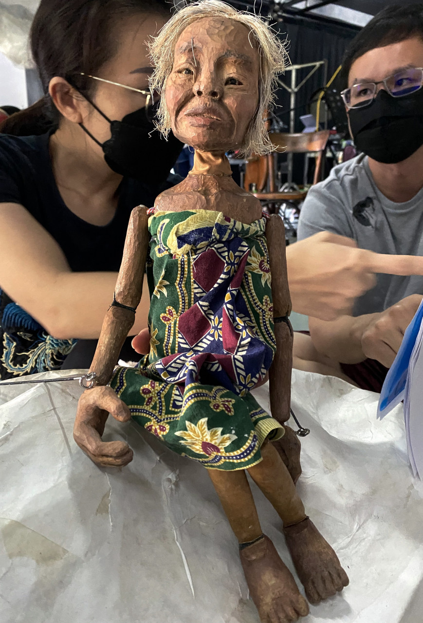 The 'Ibu' puppet was specially flown in from Taiwan by puppet master Liang Mong-Han. Measuring 40 to 50cm tall and weighing about 1kg, it took six months to be produced. – Bernama pic