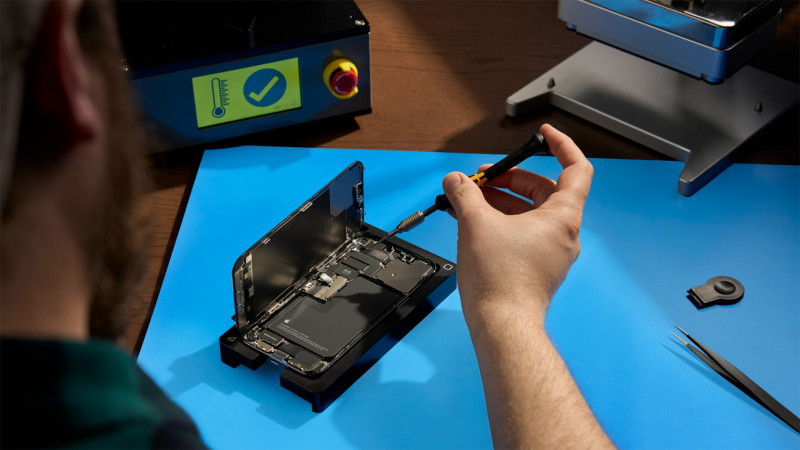 You can now repair your iPhone yourself, with a helping hand from Apple