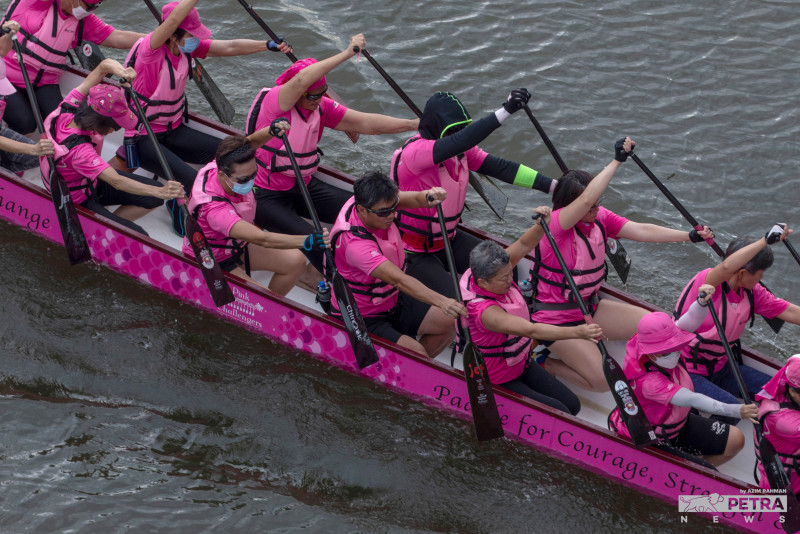 [PHOTOS] Dare you challenge pink elderly ‘dragons’?