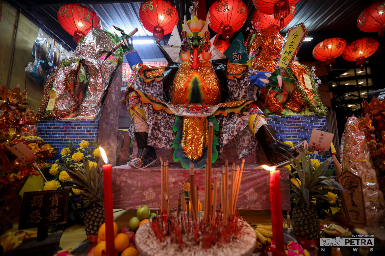 Paper effigy of the God of the King. – SYEDA IMRAN/The Vibes pic