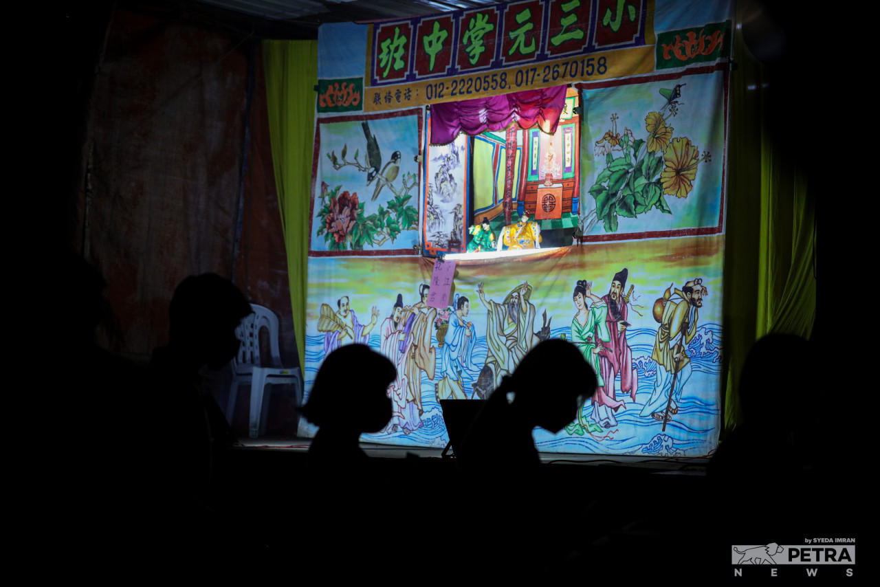 A temporary stage set up to entertain and comfort spirits. – SYEDA IMRAN/The Vibes pic