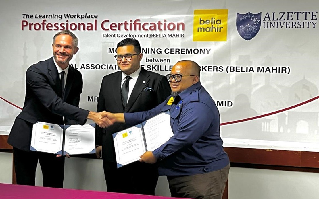 Rizan during the signing ceremony between Belia Mahir and Alzette University. – Pic courtesy of Mohammad Rizan Hassan
