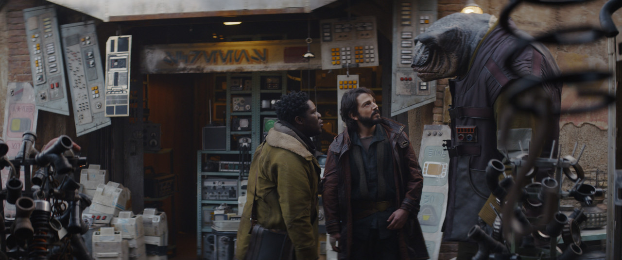 A friendly disagreement between co-workers. Andor captures the mix of the everyday and the otherworldly that Star Wars has been doing for decades. – Pic courtesy of Disney