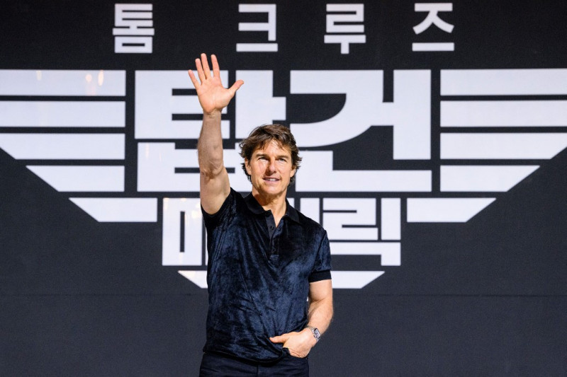 ‘Top Gun’ soars back to surprise lead in North American theatres