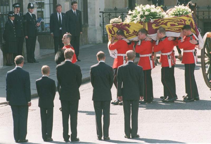 William and Harry to mark Diana anniversary in private, apart