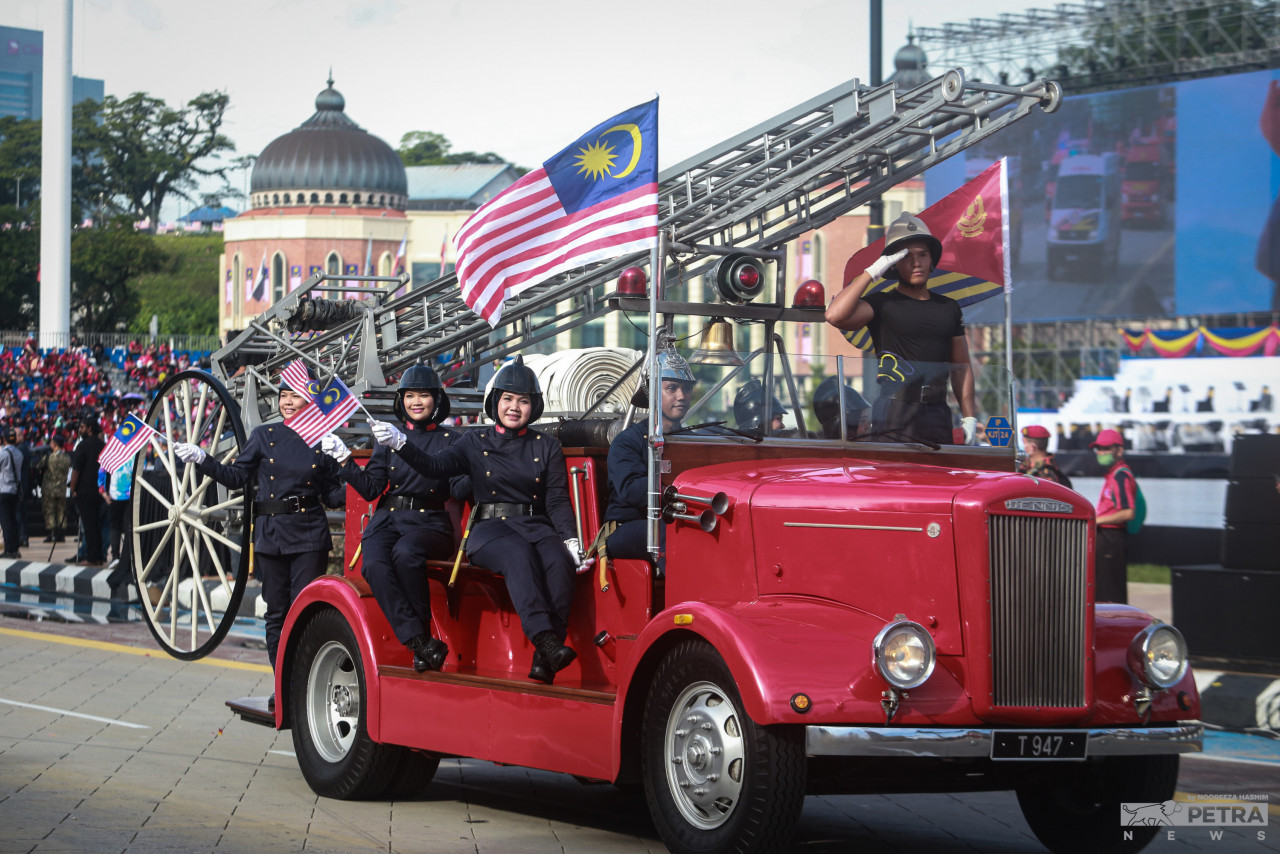 Vintage firefighting vehicles will also be showcased at the National Day parade. – NOOREEZA HASHIM/The Vibes pic, August 30, 2022