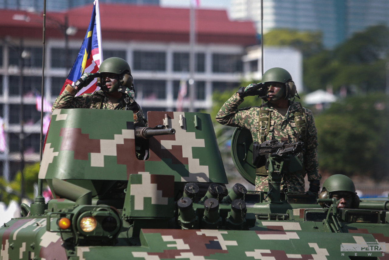 Members of the Royal Armoured Corps proceed in their armoured vehicles. – NOOREEZA HASHIM/The Vibes pic, August 30, 2022