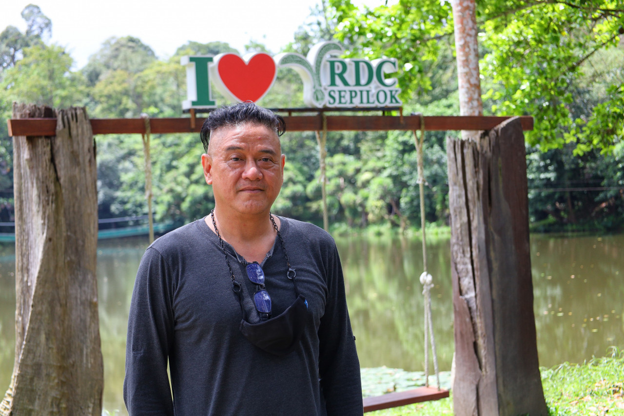 RDC’s head of environmental education and communication Hubert Petol told The Vibes that not a lot of visitors know that they could see flying squirrels jumping from one tree to another over the skywalk in RDC during sunset. – Ahmad Jimmy pic