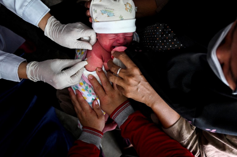 Tuberculosis: drug-defying global scourge