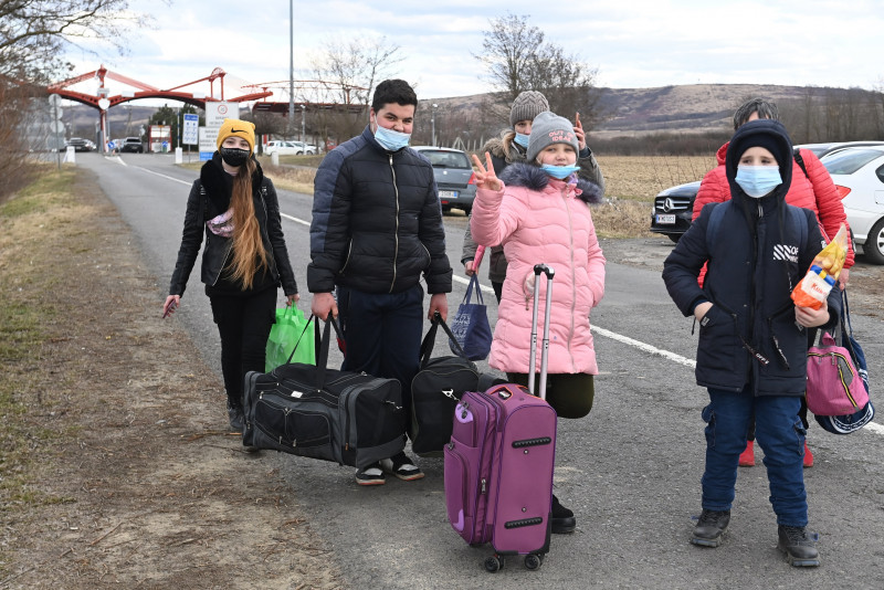 Airbnb to offer 100,000 free beds for Ukraine refugees