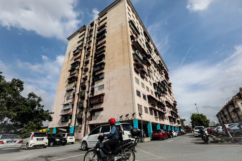 [VIDEO] Smelly, dirty no more: Pandan Utama residents chip in to beautify flats