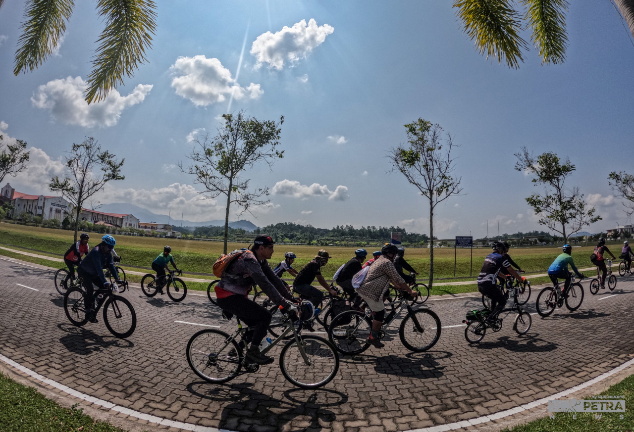 The launch of the new XKB service is a means of encouraging more people to venture into cycling, as it facilitates travelling for those who are keen on pursuing the sport by saving time and energy. – SAIRIEN NAFIS/The Vibes pic, February 7, 2022 