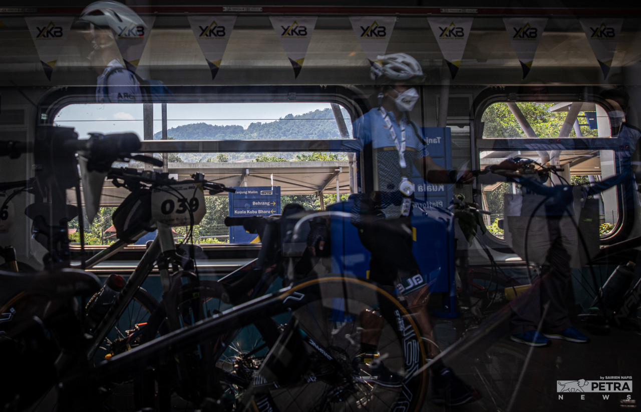 The presence of the XKB coach service gives bicycle enthusiasts more options to move about, especially when cycling in a group outside of the Klang Valley. – SAIRIEN NAFIS/The Vibes pic, February 7, 2022 