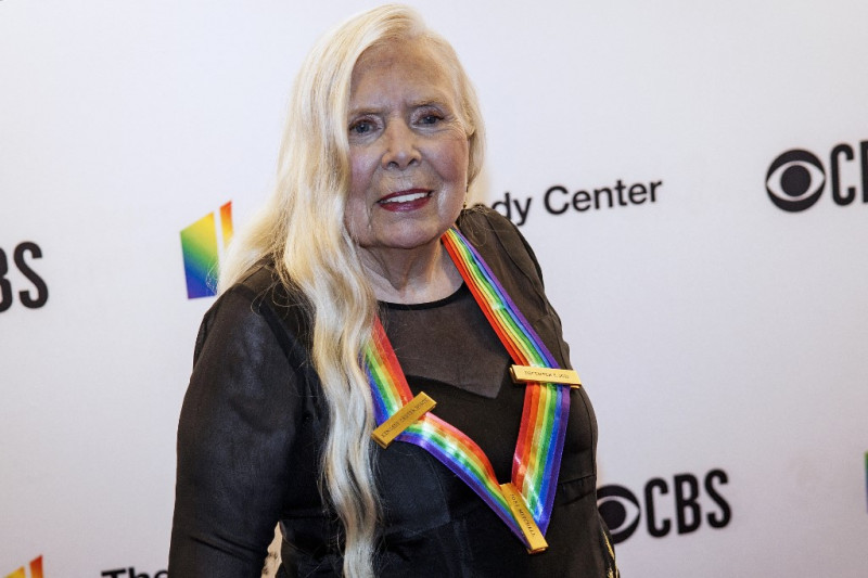 Joni Mitchell says boycotting Spotify over Covid ‘lies’