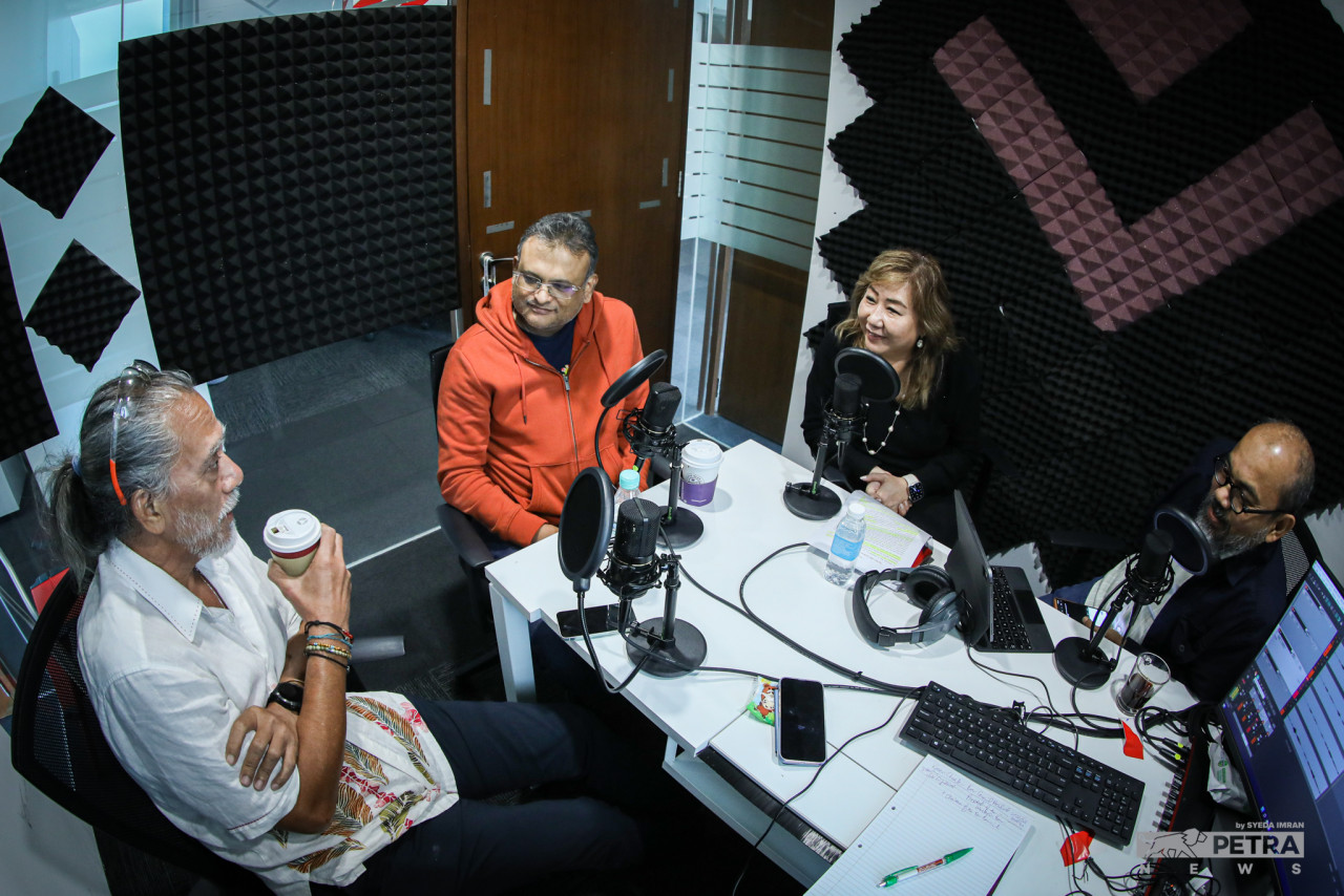 (From left) Datuk Ahiruddin Attan, Terence Fernandez, Cheah and Datuk Zainul Ariffin Mohamed Isa during the podcast session at The Vibes' office recently. – SYEDA IMRAN/The Vibes pic