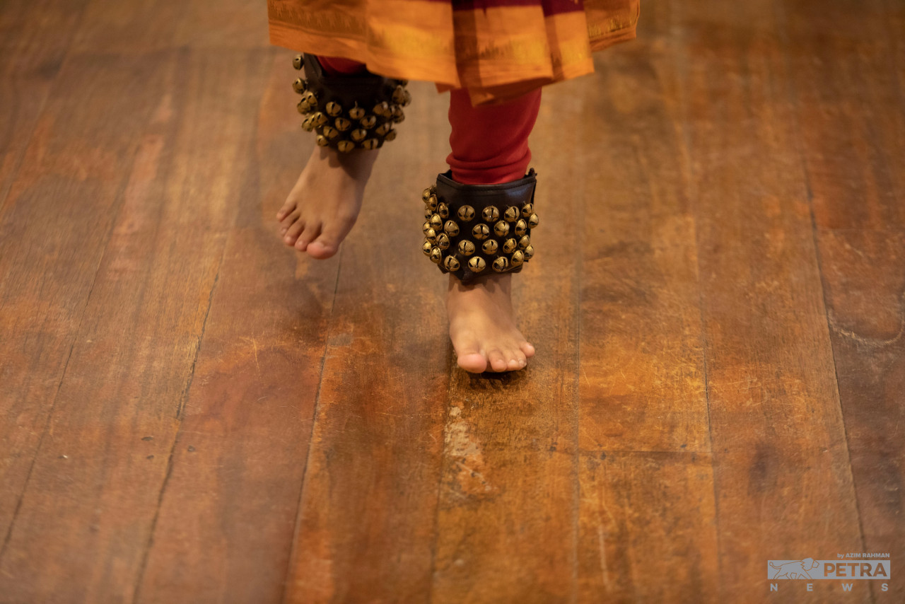 Kirthana’s extensive experience in Odissi has given her a maturity in her approach to Bharatanatyam. – AZIM RAHMAN/The Vibes pic