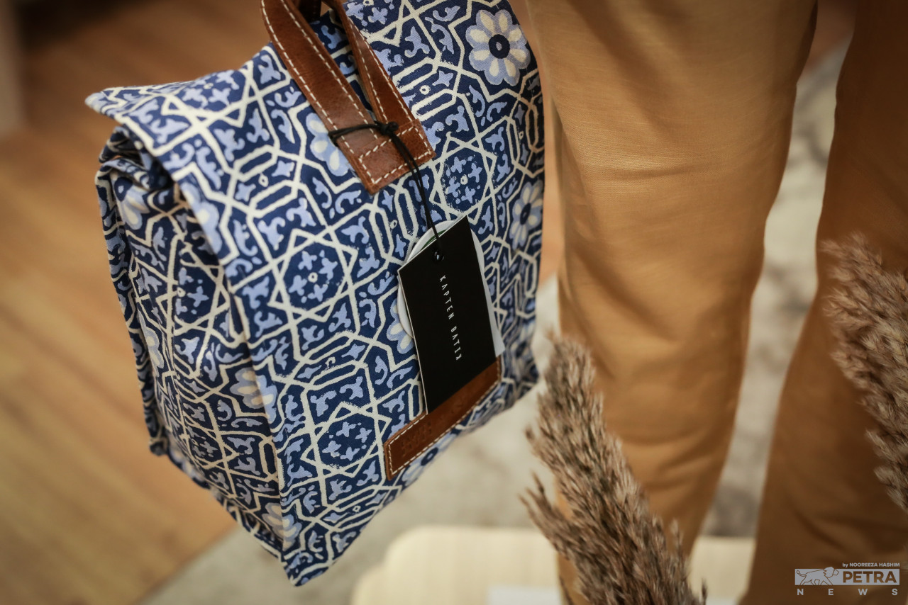 The hand block printed lunch bag. – NOOREEZA HASHIM/The Vibes pic