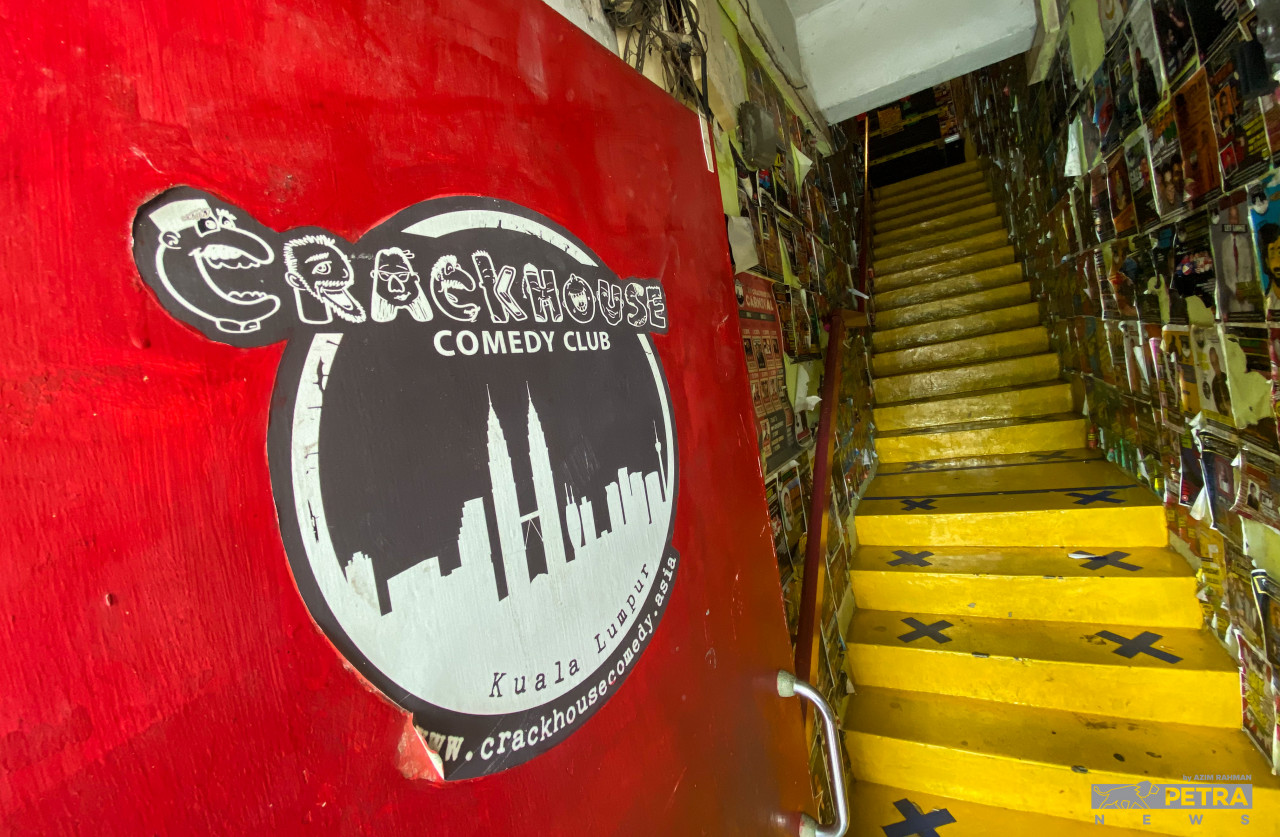 The recent controversy has cast a dark shadow on the future of Malaysian comedy. As a result, Crackhouse operations have been temporarily seized until further notice. – AZIM RAHMAN/The Vibes pic