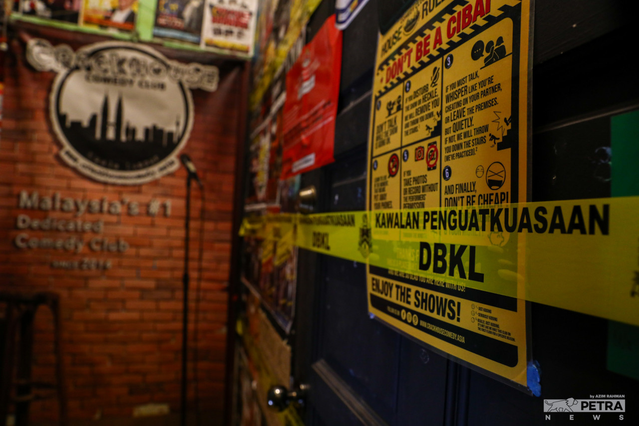 No laughing matter here. Crackhouse Comedy Club KL is facing an uncertain future after being thrust into the spotlight over an open-mic night gone wrong. – AZIM RAHMAN/The Vibes pic