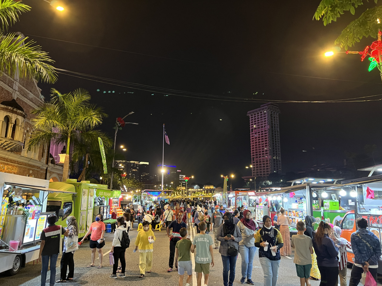There was street food aplenty among the festivities and how could it not, our love of food brings us together. – HAIKAL FERNANDEZ/The Vibes pic